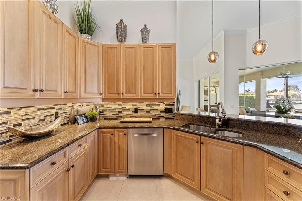 812 Giralda Ct, Marco Island, FL 34145-16
