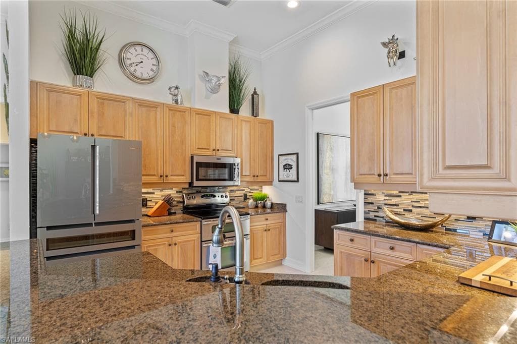 812 Giralda Ct, Marco Island, FL 34145-17