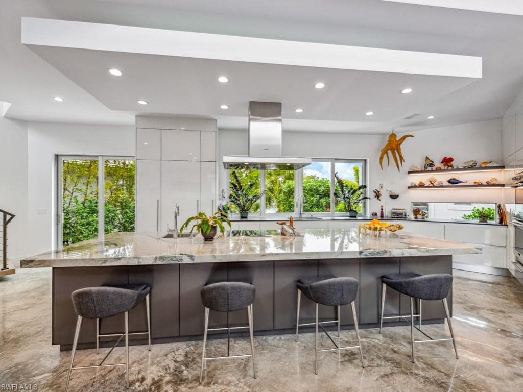 600 Crescent St, Marco Island, FL 34145-15