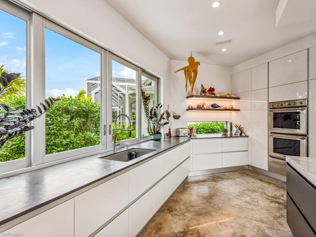 600 Crescent St, Marco Island, FL 34145-16