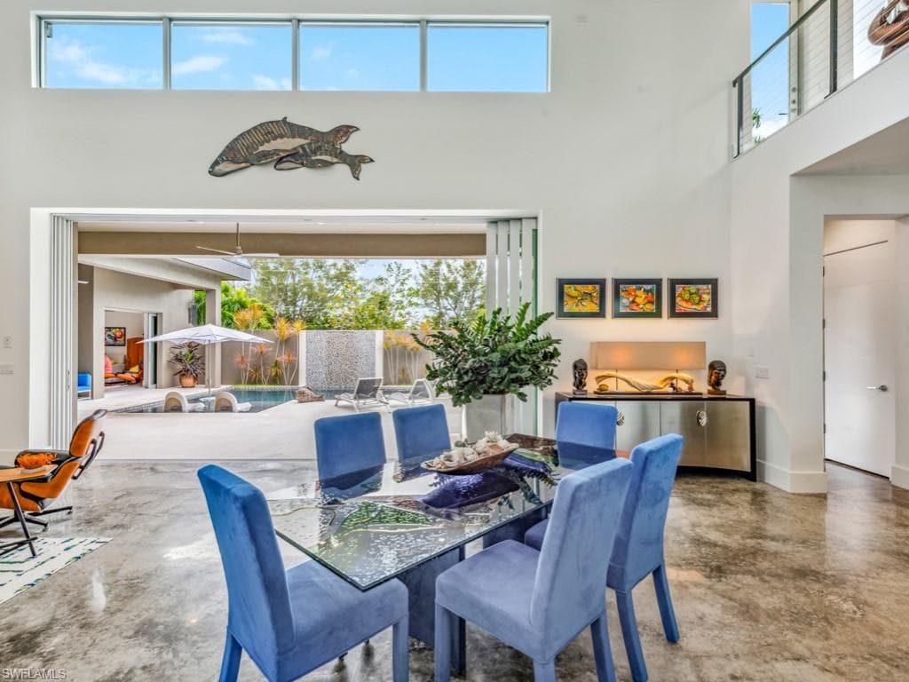 600 Crescent St, Marco Island, FL 34145-17