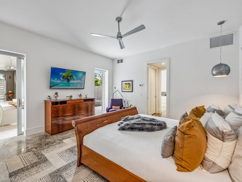 600 Crescent St, Marco Island, FL 34145-21