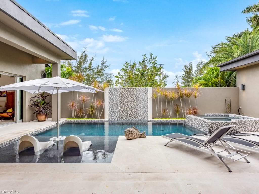 600 Crescent St, Marco Island, FL 34145-36