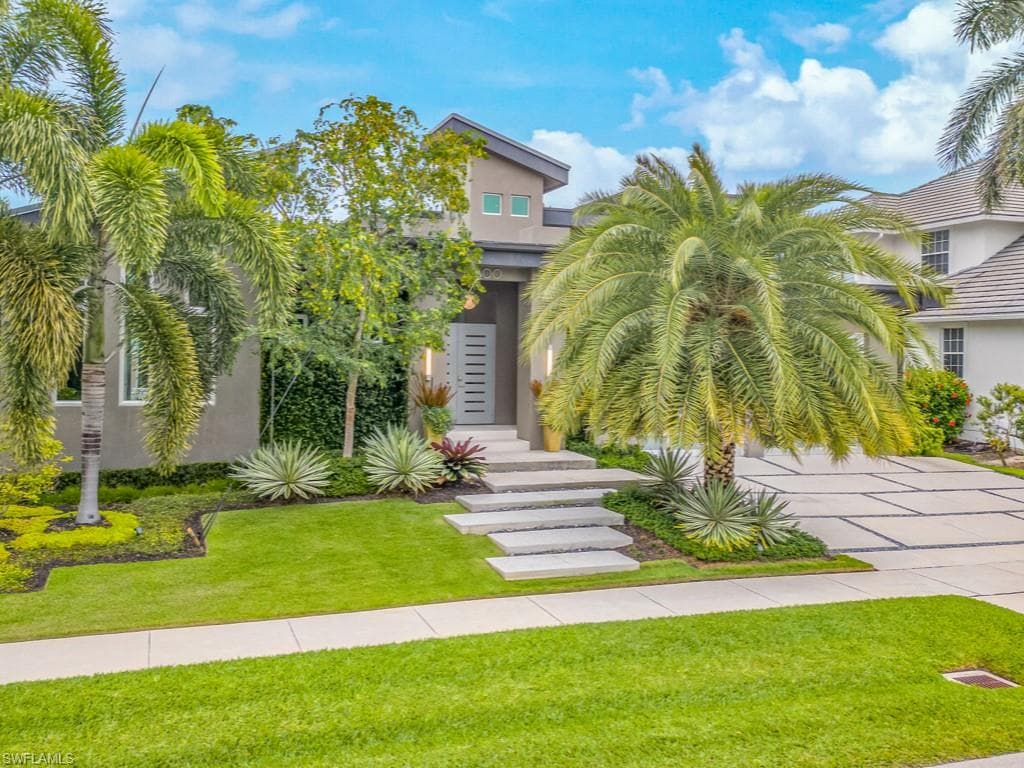 600 Crescent St, Marco Island, FL 34145-3