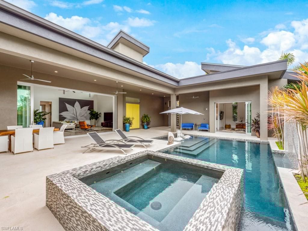 600 Crescent St, Marco Island, FL 34145-48