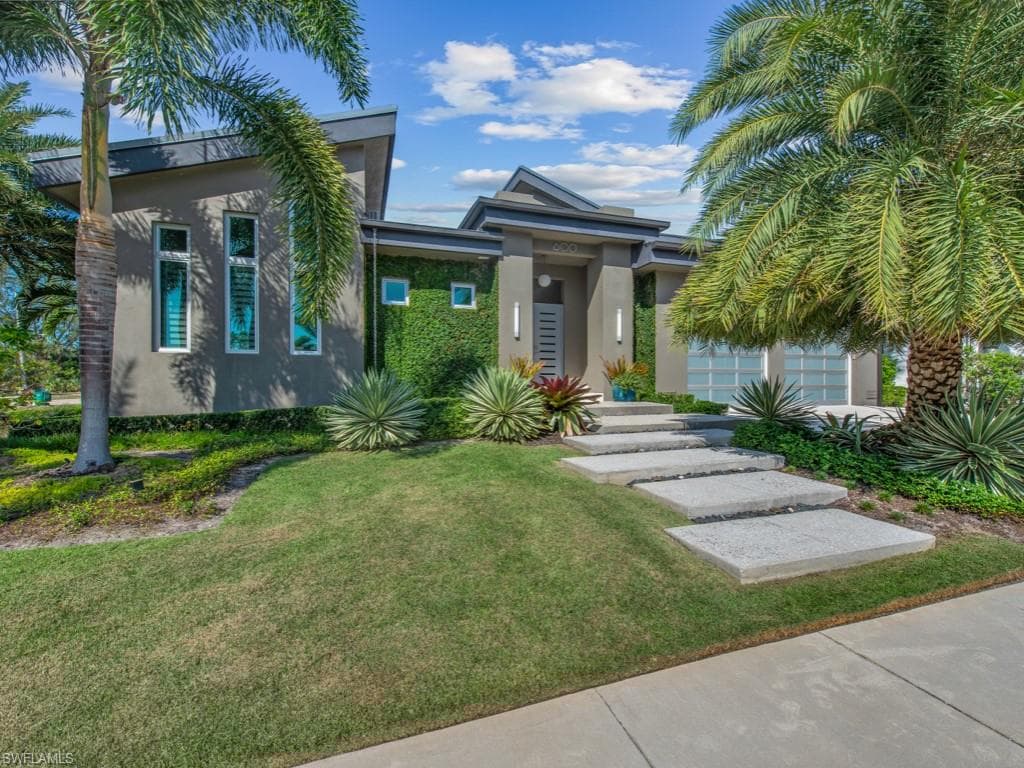 600 Crescent St, Marco Island, FL 34145-4