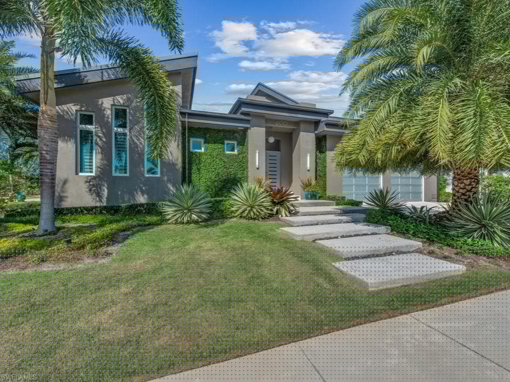 600 Crescent St, Marco Island, FL 34145-4
