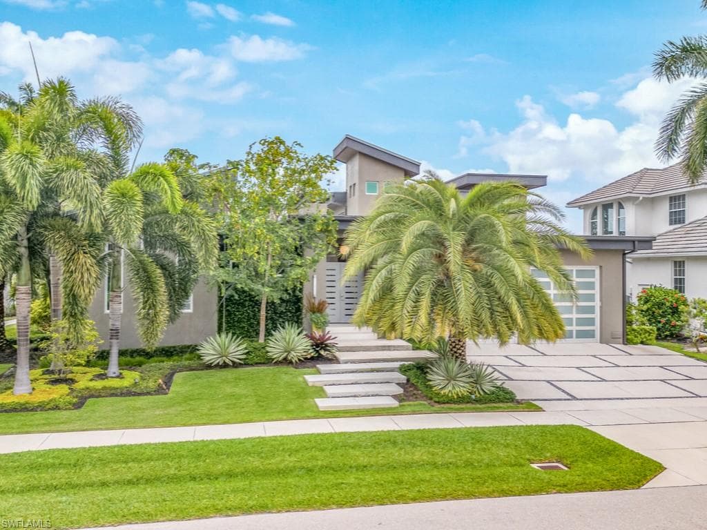 600 Crescent St, Marco Island, FL 34145-8