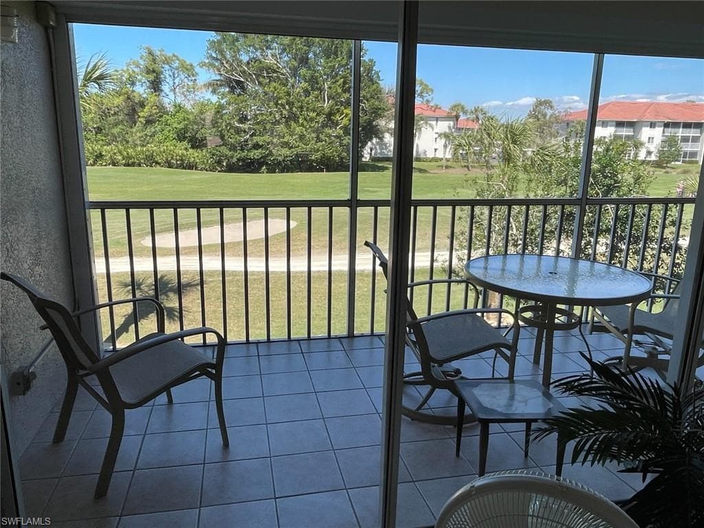 6985 Dennis Cir H204, Naples, FL 34104-13