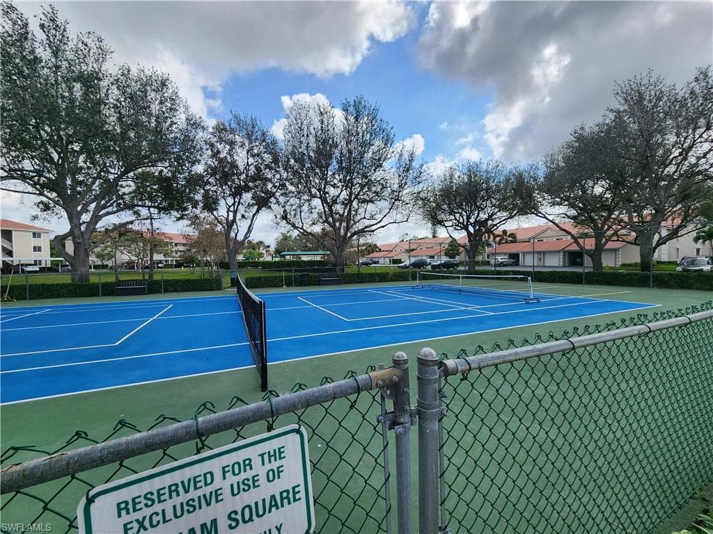 6985 Dennis Cir H204, Naples, FL 34104-19
