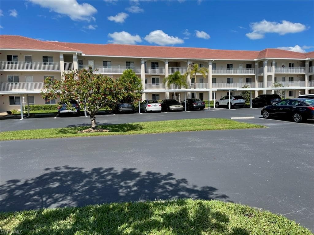 6985 Dennis Cir H204, Naples, FL 34104-3