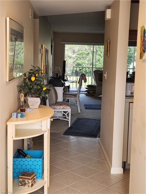 6985 Dennis Cir H204, Naples, FL 34104-4