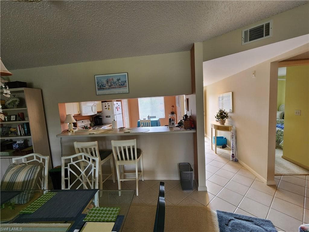 6985 Dennis Cir H204, Naples, FL 34104-6