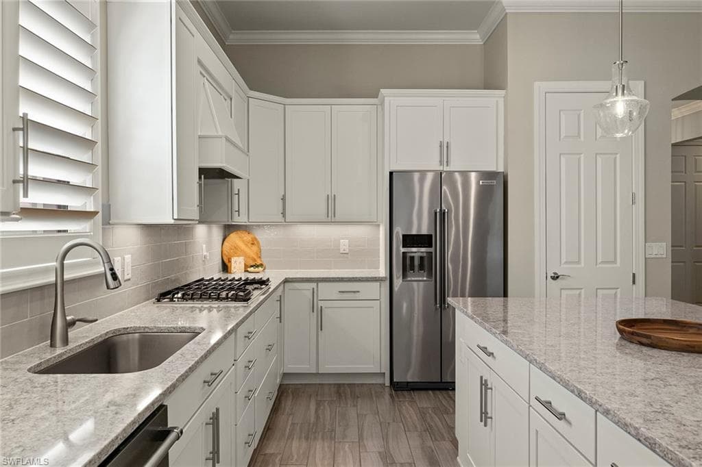 9404 Night Heron Ln, Naples, FL 34120-10