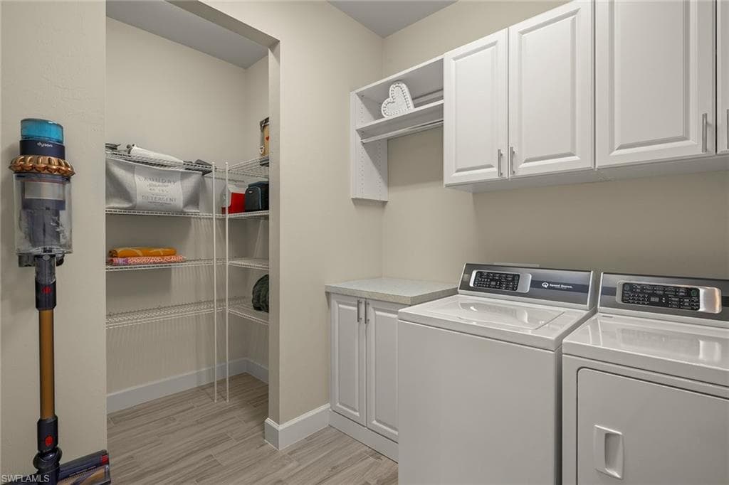 9404 Night Heron Ln, Naples, FL 34120-22