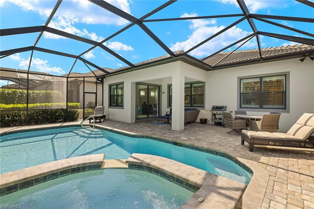 9404 Night Heron Ln, Naples, FL 34120-25