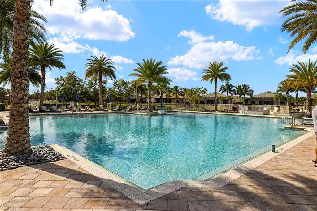 9404 Night Heron Ln, Naples, FL 34120-28