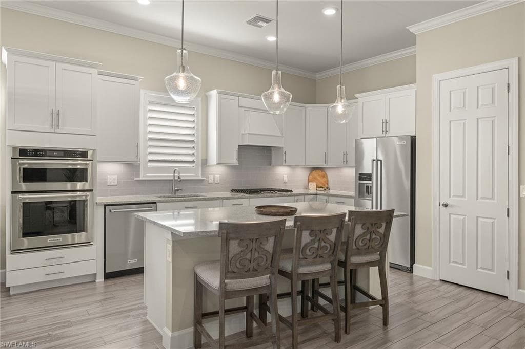 9404 Night Heron Ln, Naples, FL 34120-8