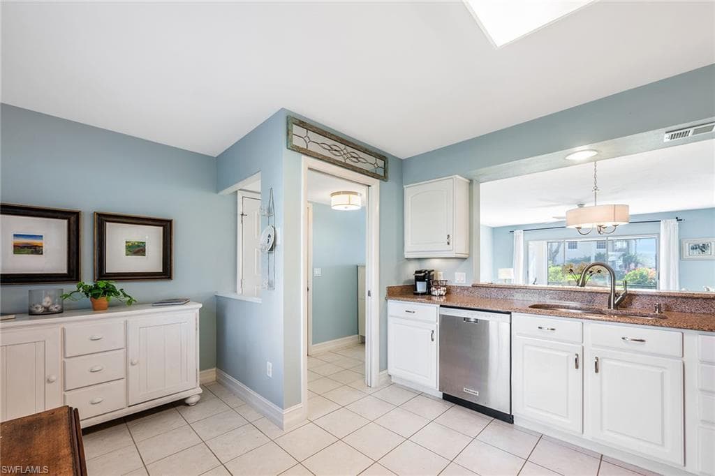 2922 Kings Lake Blvd 2922, Naples, FL 34112-9