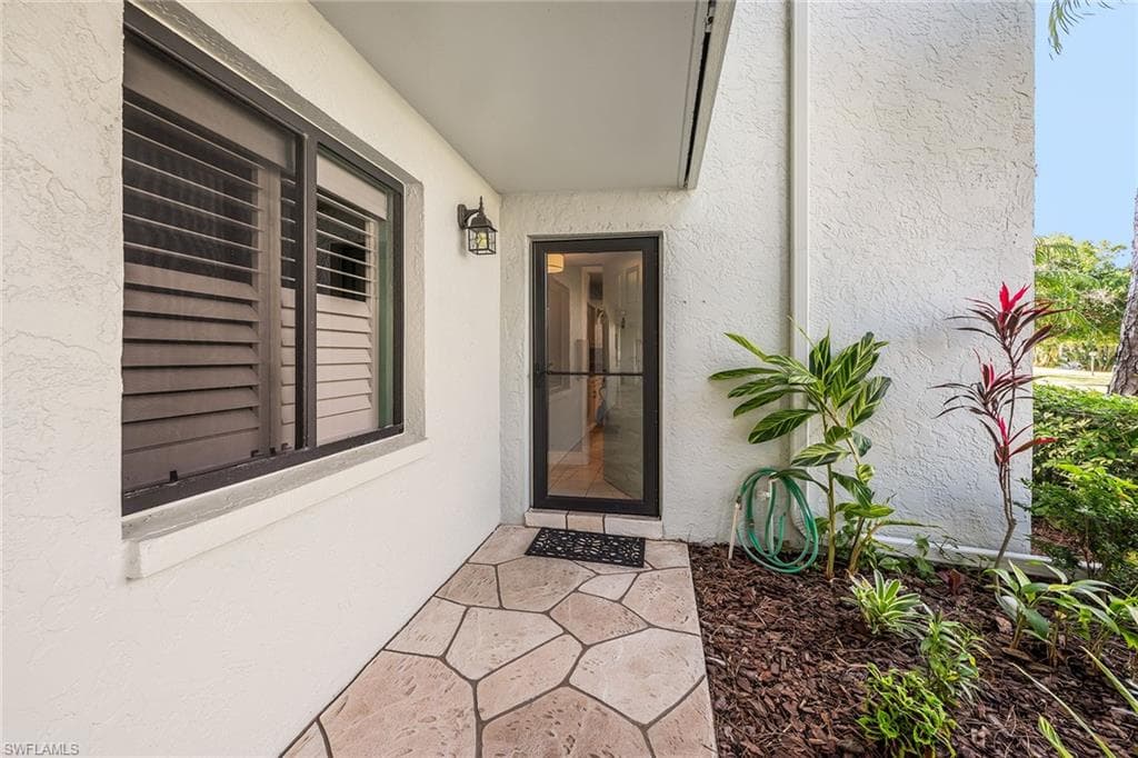 2922 Kings Lake Blvd 2922, Naples, FL 34112-23