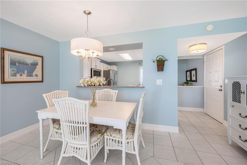2922 Kings Lake Blvd 2922, Naples, FL 34112-5