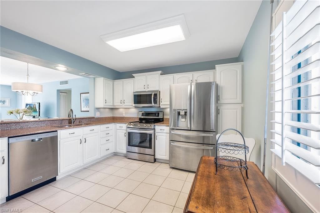 2922 Kings Lake Blvd 2922, Naples, FL 34112-7