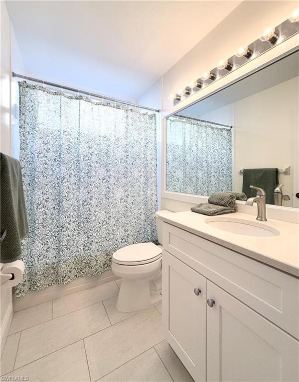 8605 Naples Heritage Dr 2-216, Naples, FL 34112-17