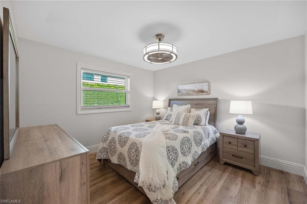 4611 Crayton Rd, Naples, FL 34103-17
