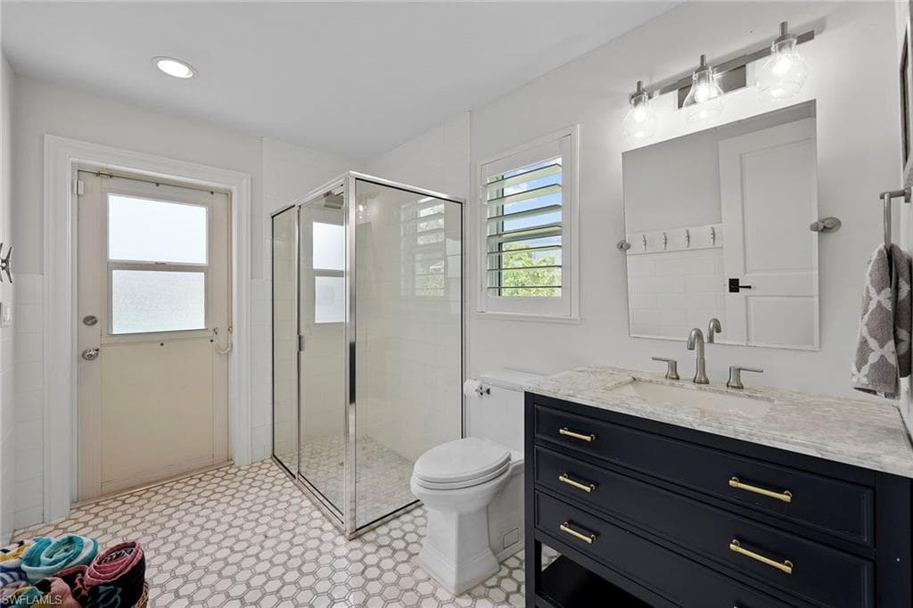 4611 Crayton Rd, Naples, FL 34103-26