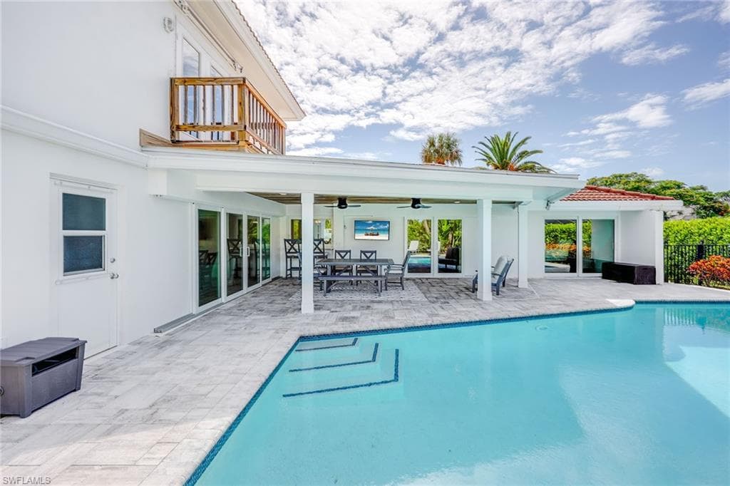 4611 Crayton Rd, Naples, FL 34103-28