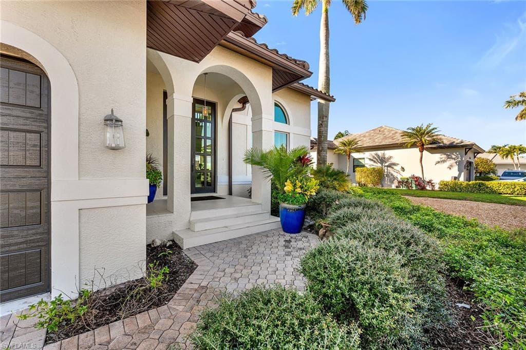 1281 Aruba Ct, Marco Island, FL 34145-2