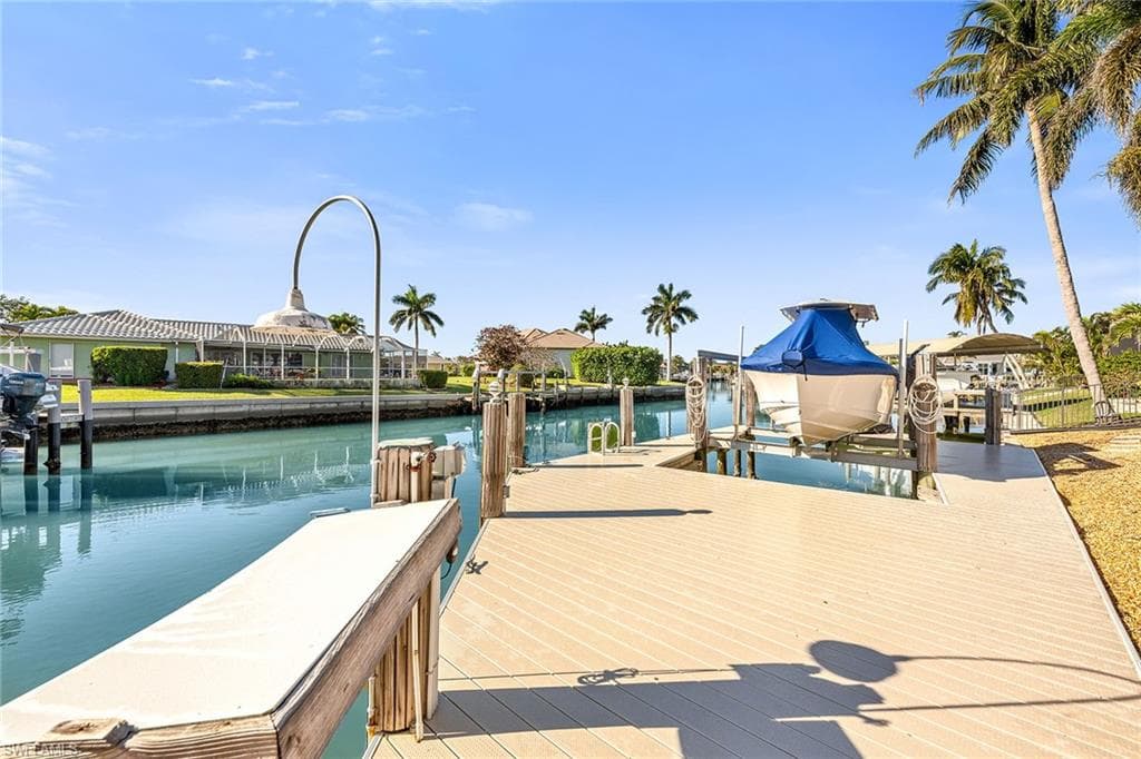 1281 Aruba Ct, Marco Island, FL 34145-38