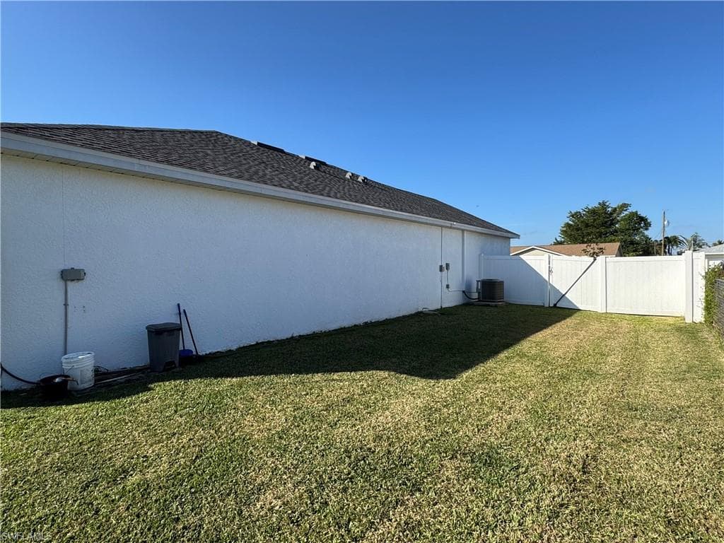 3605 2nd Ave, Cape Coral, FL 33904-19