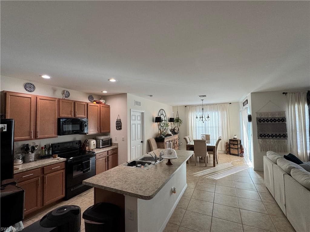 3605 2nd Ave, Cape Coral, FL 33904-41