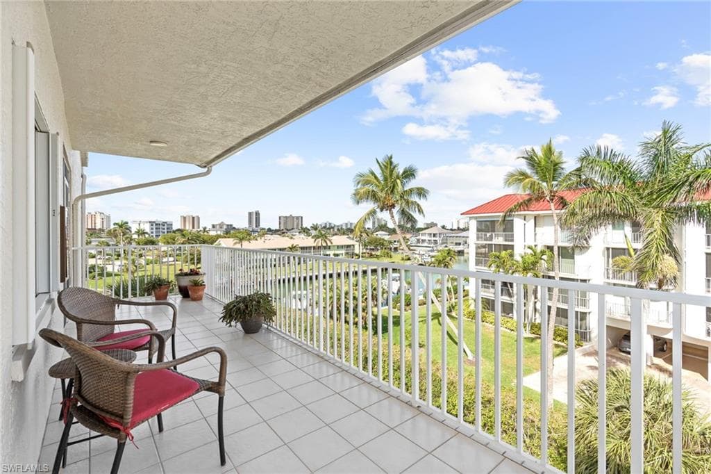 870 Collier Ct 406, Marco Island, FL 34145-5
