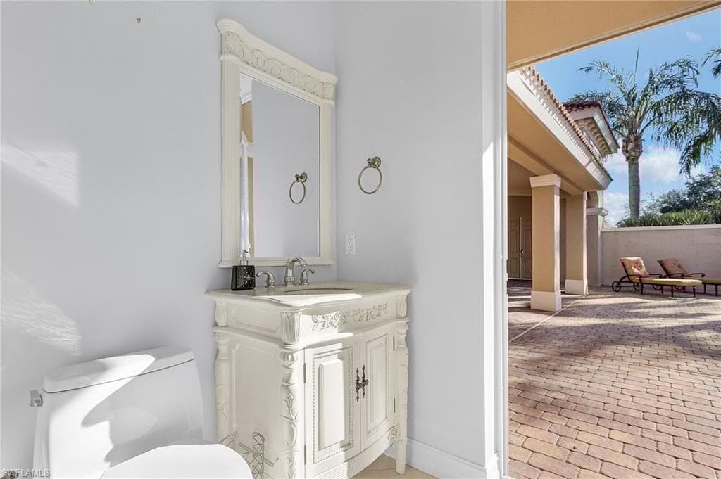 5030 Rustic Oaks Cir, Naples, FL 34105-19
