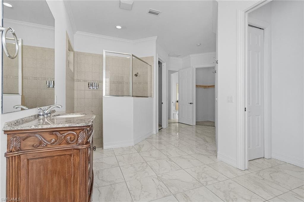 5030 Rustic Oaks Cir, Naples, FL 34105-24