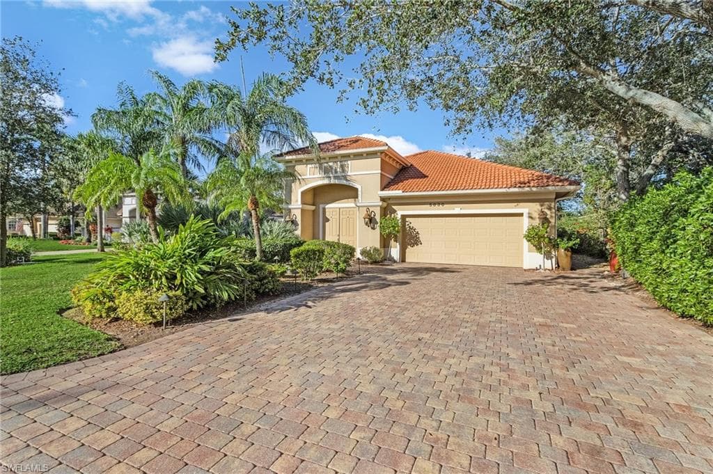 5030 Rustic Oaks Cir, Naples, FL 34105-3