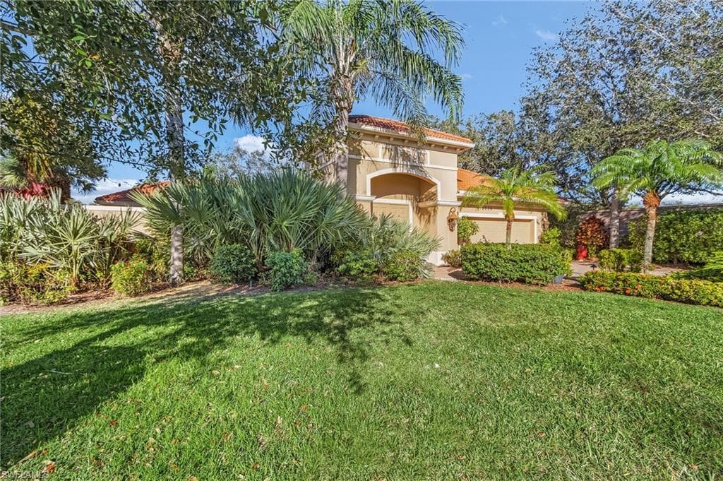 5030 Rustic Oaks Cir, Naples, FL 34105-4