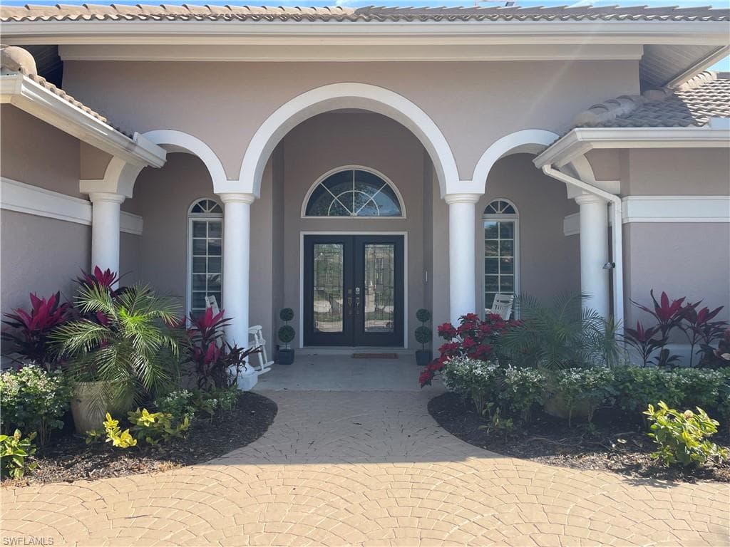 8974 Lely Island Cir, Naples, FL 34113-4