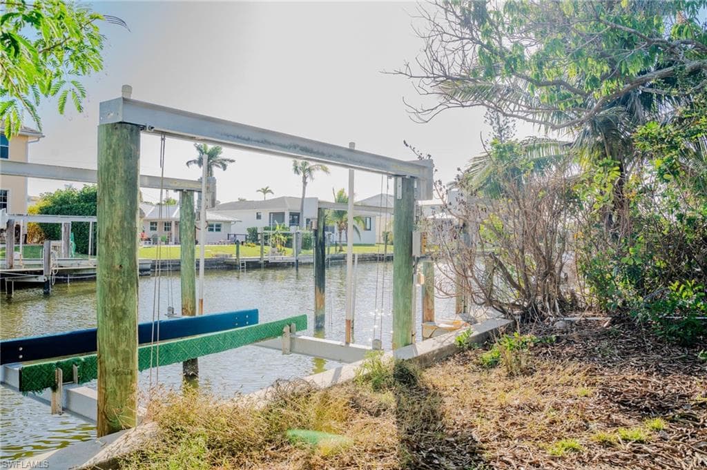 222 1st St, Bonita Springs, FL 34134-1