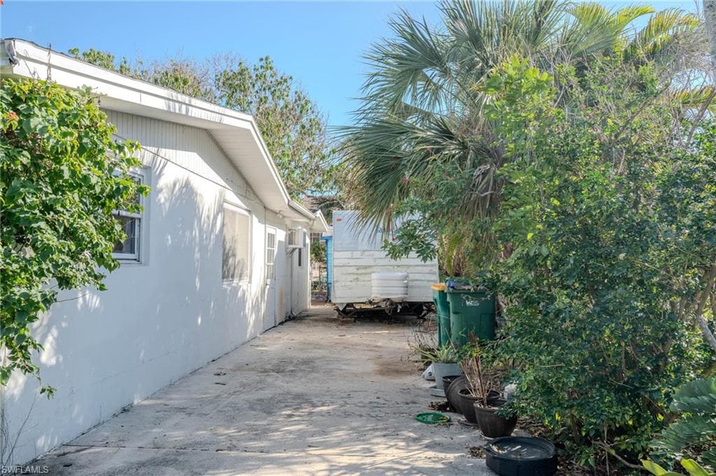 222 1st St, Bonita Springs, FL 34134-5