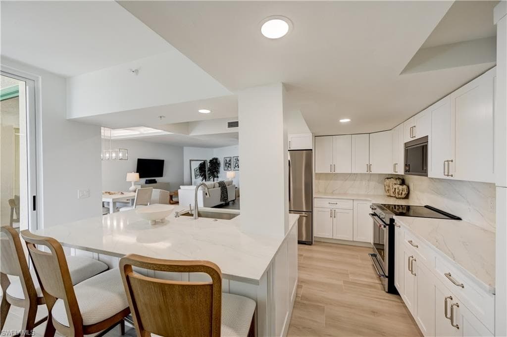 980 Cape Marco Dr 706, Marco Island, FL 34145-20