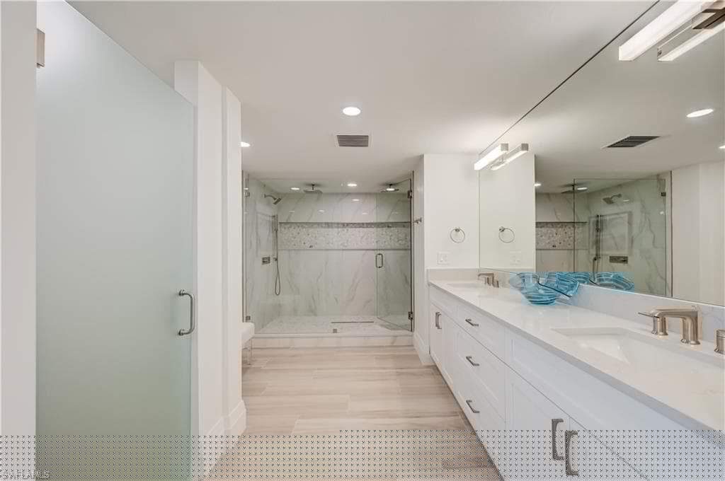 980 Cape Marco Dr 706, Marco Island, FL 34145-33