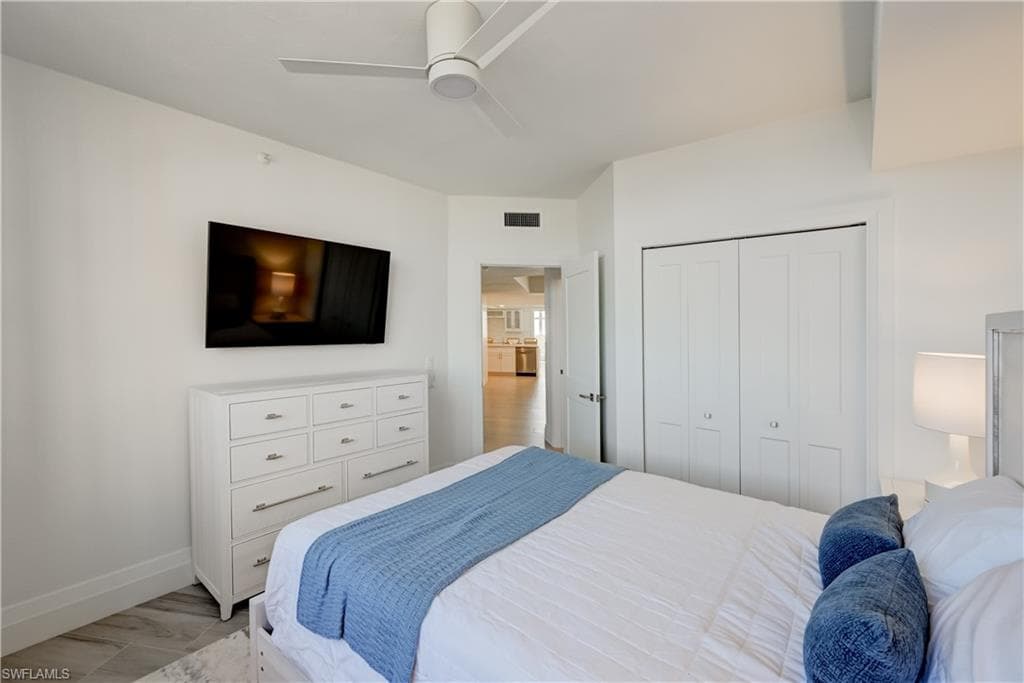 980 Cape Marco Dr 706, Marco Island, FL 34145-39