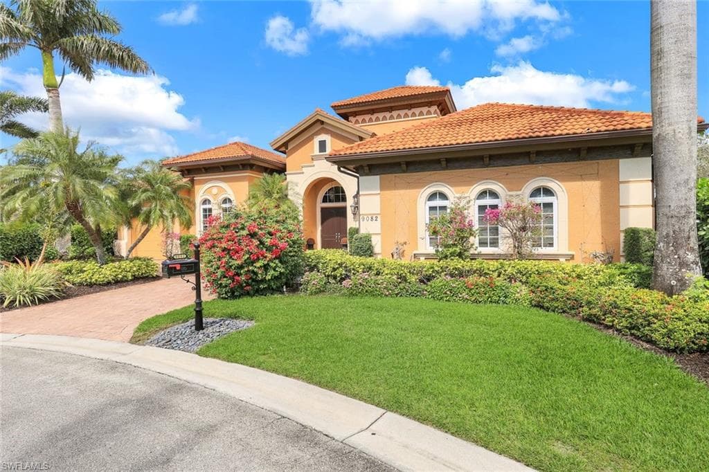 9082 Sahalee Ct, Naples, FL 34113-4