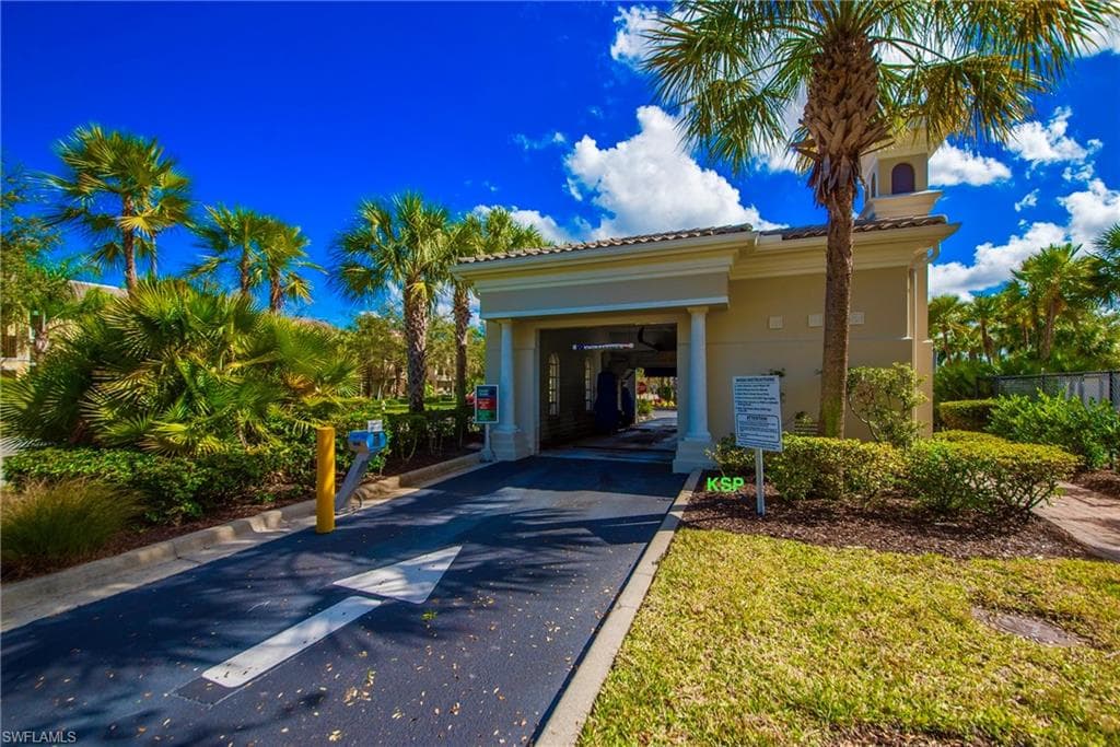 28281 Islet Trl, Bonita Springs, FL 34135-28
