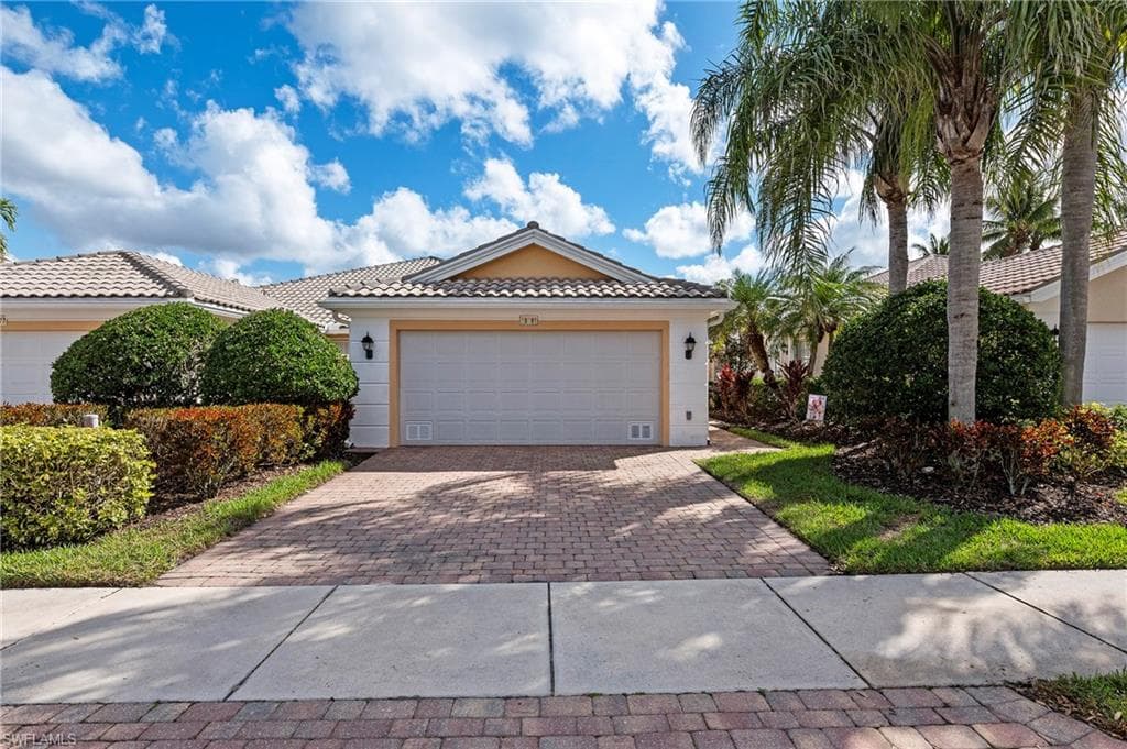 28281 Islet Trl, Bonita Springs, FL 34135-3