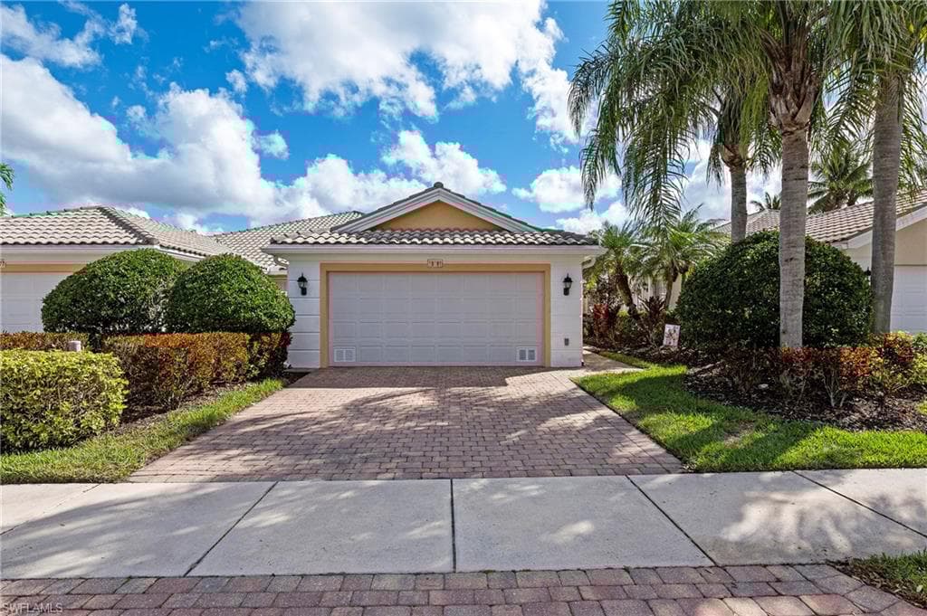 28281 Islet Trl, Bonita Springs, FL 34135-3