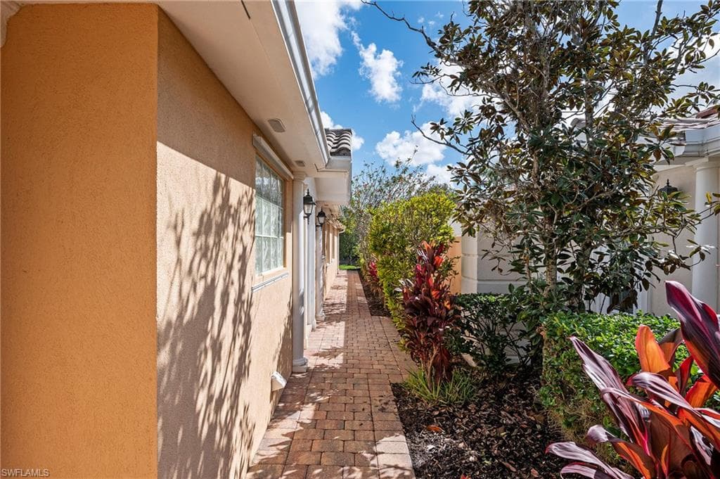 28281 Islet Trl, Bonita Springs, FL 34135-4